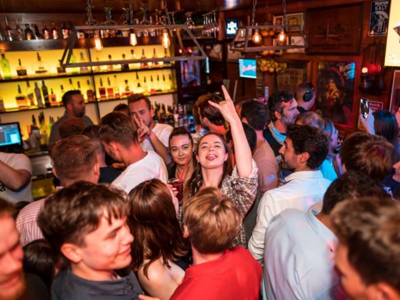 The Best Pubs Crawls & Bar Crawls Directory Around The World